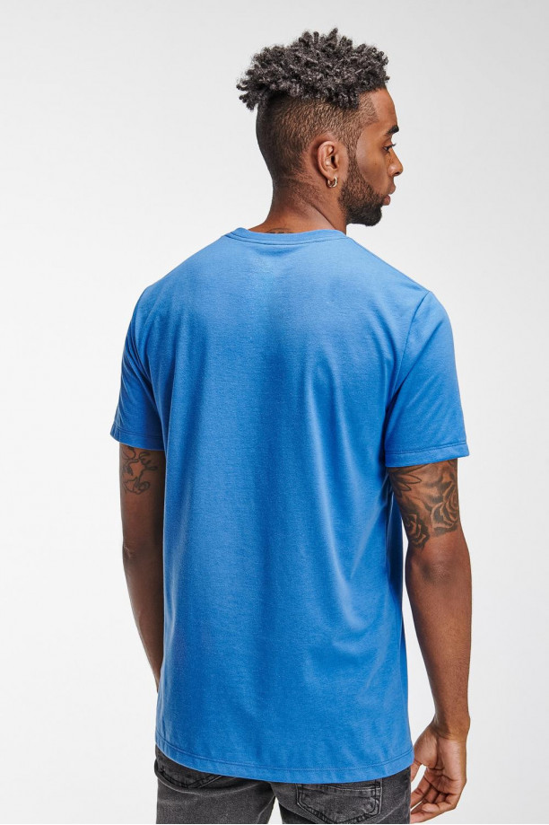Camiseta básica manga corta estampada.