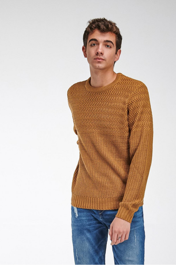 Suéter cuello redondo