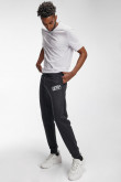 Jogger con bolsillos, estampado de NASA.