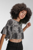 Blusa cuello redondo, con abertura en espalda y abotonadura.
