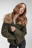 Chaqueta acolchada cuello alto