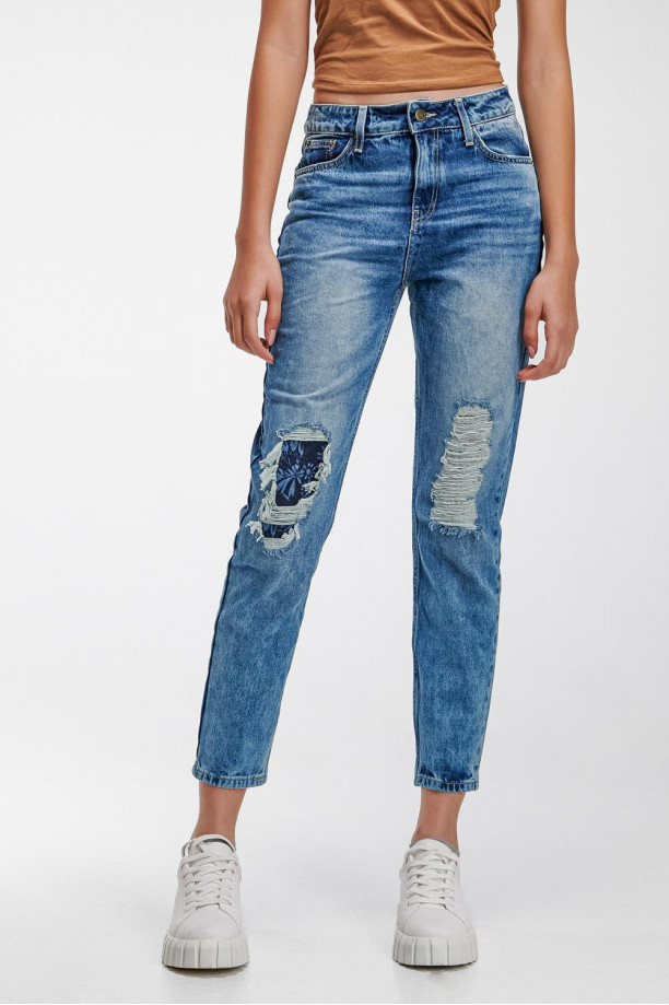 Jean boyfriend