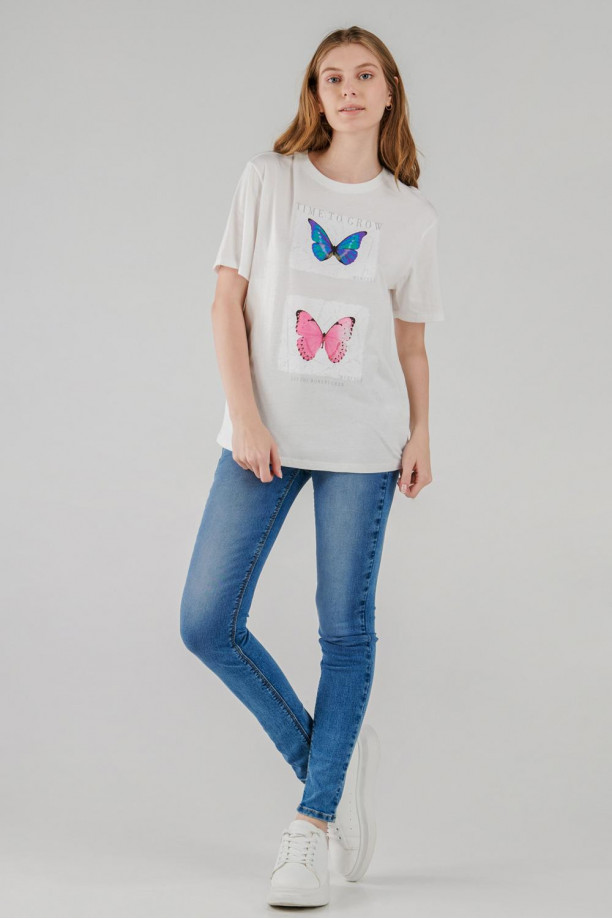 Camiseta básica manga corta estampada.