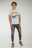 Camiseta manga corta estampada.