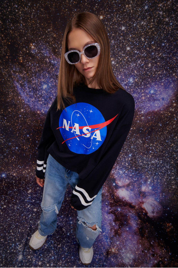 Buzo cuello redondo licencia NASA.