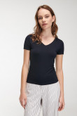 Camiseta básica, manga corta con cuello en V