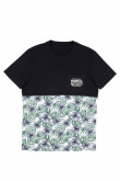 Camiseta cuello redondo, manga corta con bolsillo parche y estampado continuo