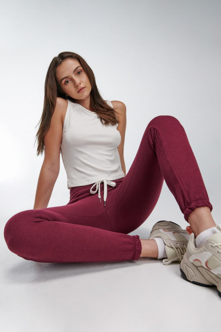Pantalon jogger, unicolor, con bolsillos en costado
