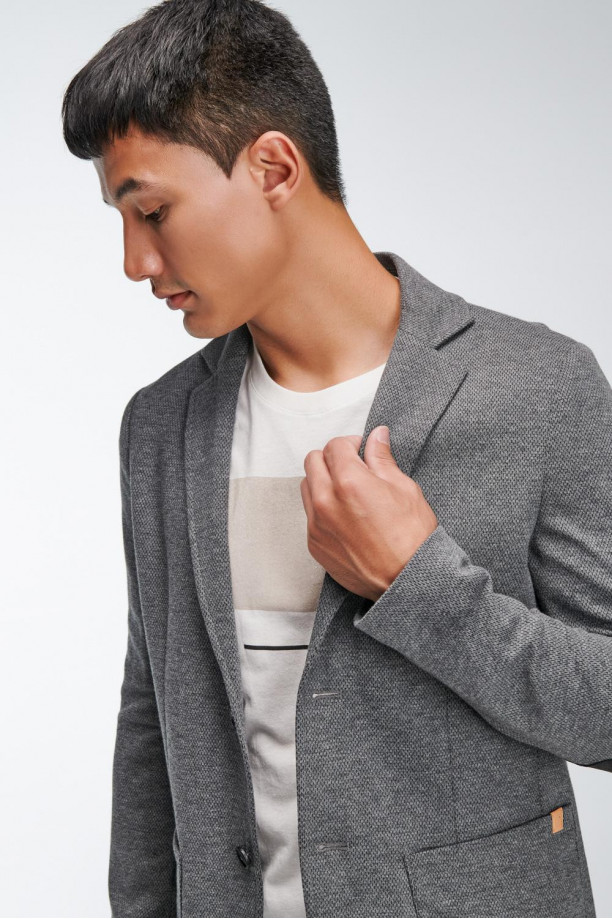 BLAZER DE HOMBRE CON CODERA