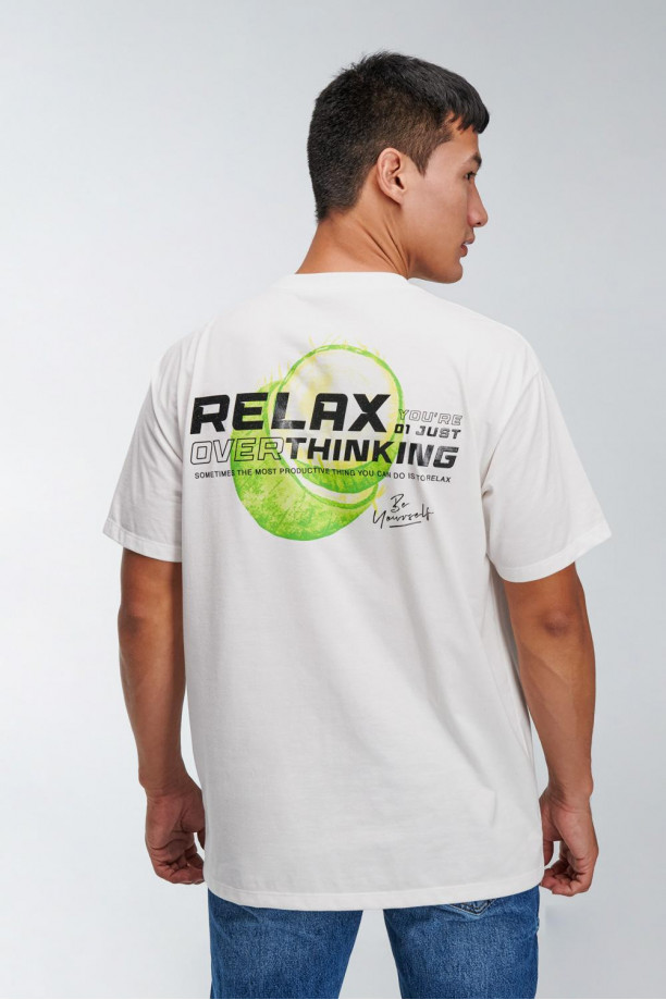 Camiseta manga corta con estampado.