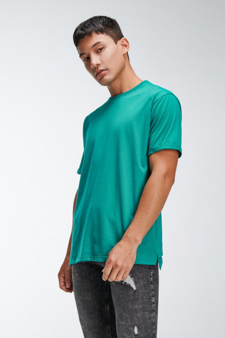 Camiseta básica para hombre manga corta, unicolor, con doble doblez en mangas y abertura lateral dispareja.