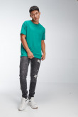 Camiseta básica para hombre manga corta, unicolor, con doble doblez en mangas y abertura lateral dispareja.