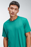 Camiseta básica para hombre manga corta, unicolor, con doble doblez en mangas y abertura lateral dispareja.