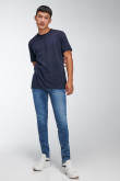Camiseta básica para hombre manga corta, unicolor, con doble doblez en mangas y abertura lateral dispareja.