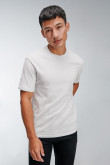 Camiseta básica manga corta unicolor.
