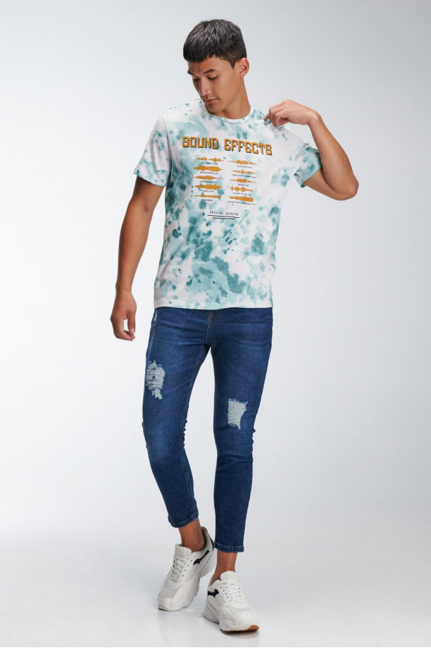 Camiseta manga corta con estampado.