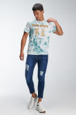 Camiseta manga corta con estampado.