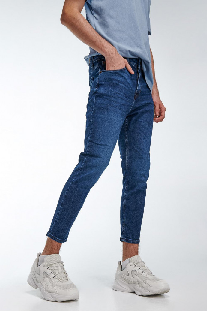 Jean carrot tiro bajo azul oscuro