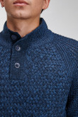 Suéter cuello alto con botones