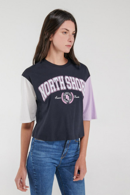 Camiseta manga corta estampada.