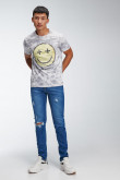 Camiseta manga corta con estampado.