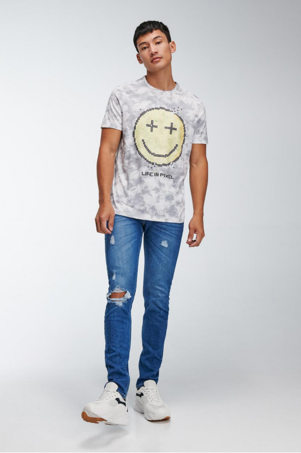 Camiseta manga corta con estampado.