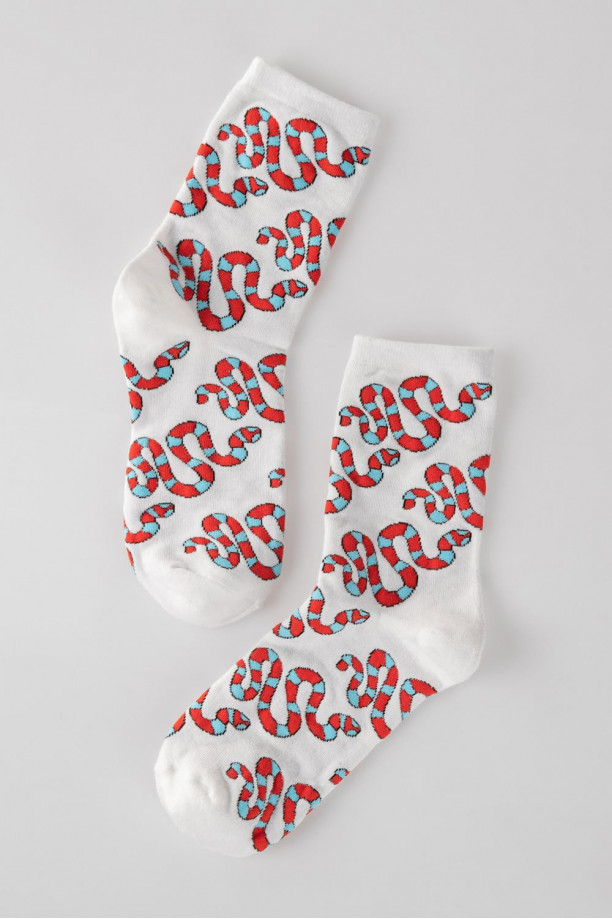 Medias largas con diseño.