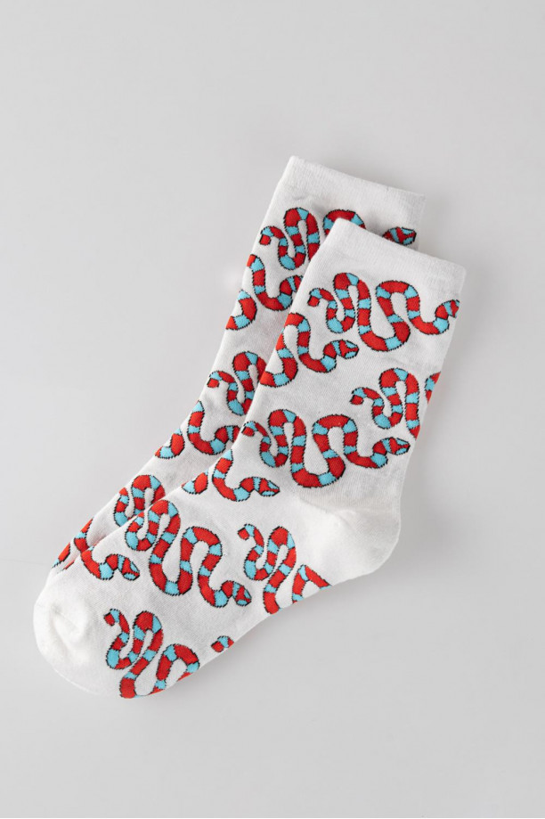 Medias largas con diseño.