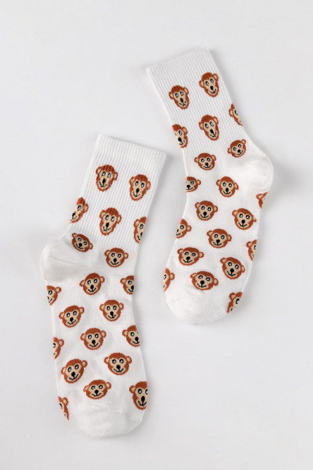 Medias largas con diseño.