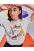 Camiseta manga corta de Blancanieves y los siete enanitos.