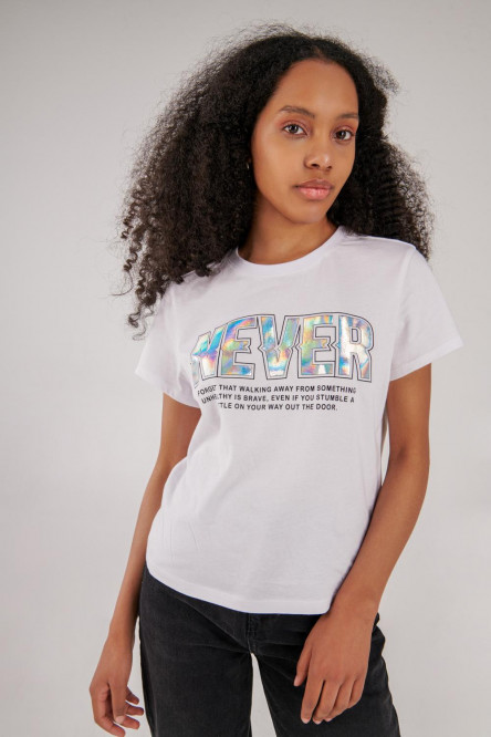 Camiseta básica manga corta estampada.