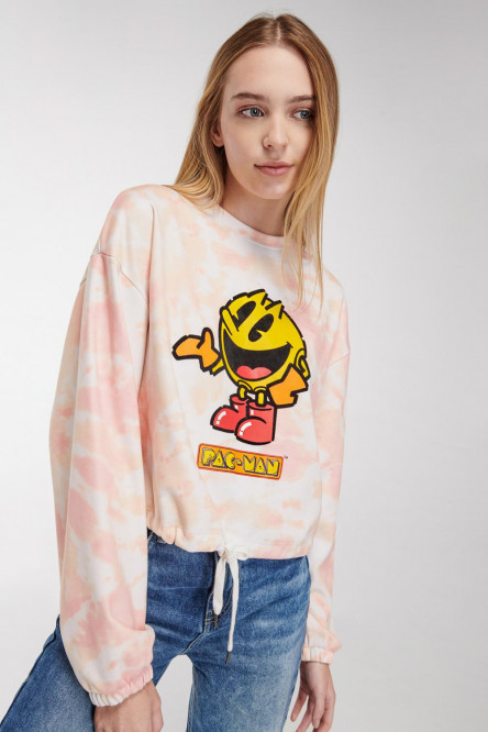 Buzo tie dye cuello redondo, con estampado en frente  y manga de Pacman.