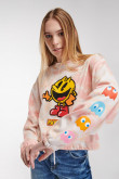 Buzo tie dye cuello redondo, con estampado en frente  y manga de Pacman.