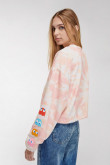 Buzo tie dye cuello redondo, con estampado en frente  y manga de Pacman.