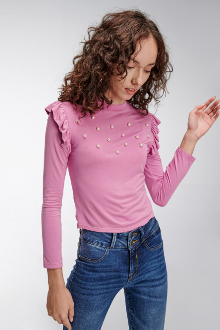 Camiseta unicolor, manga larga con cuello alto.