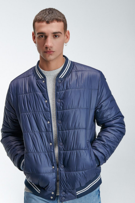 Chaqueta bomber acolchada.
