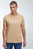 Camiseta básica manga corta estampada.