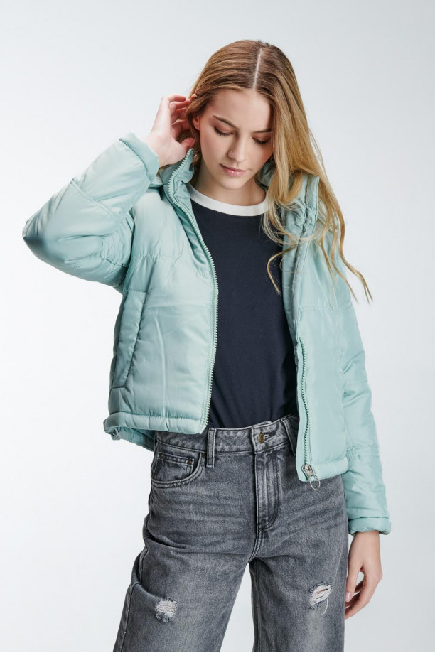 Chaqueta acolchada con capota