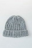 Gorro tejido jaspeado con canales