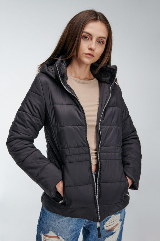 Chaqueta acolchada con capota