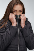Chaqueta acolchada con capota