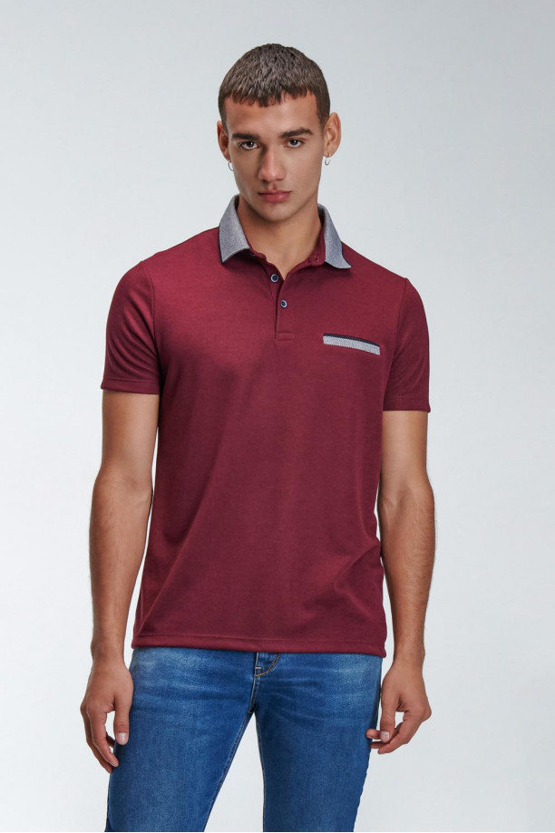 Camiseta Polo unicolor con cuello tejido.