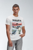 Camiseta manga corta estampada.