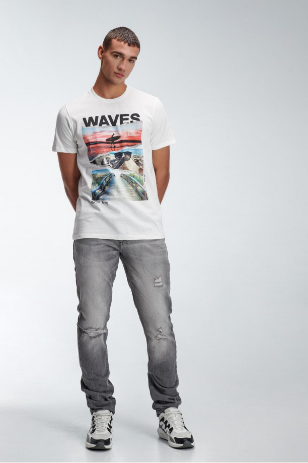 Camiseta manga corta estampada.