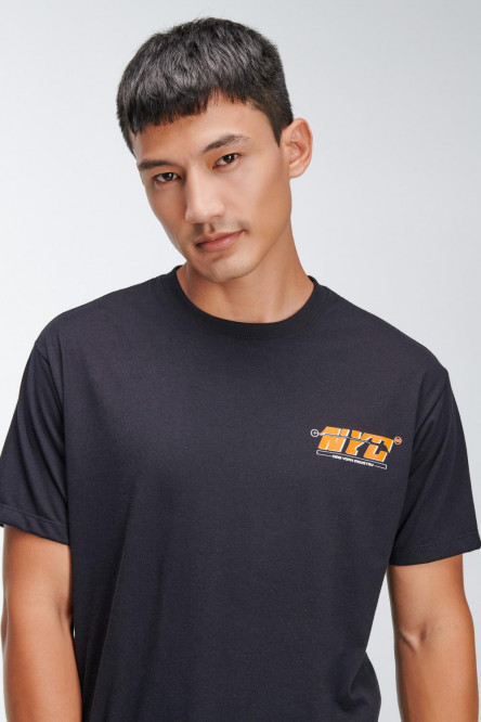 Camiseta manga corta con estampado.