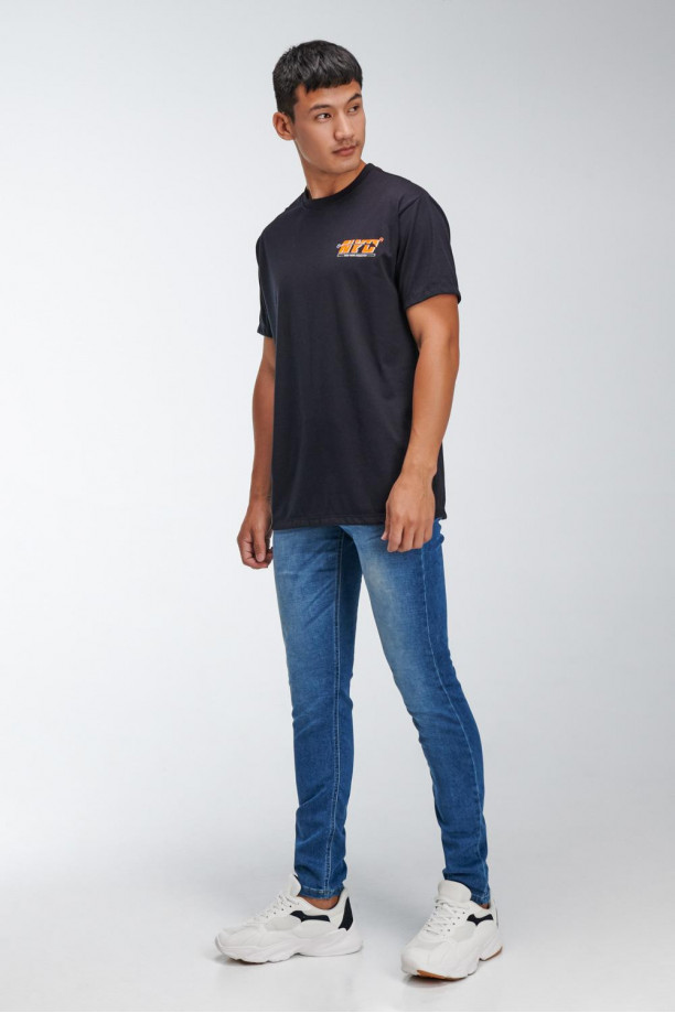 Camiseta manga corta con estampado.