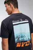 Camiseta manga corta con estampado.
