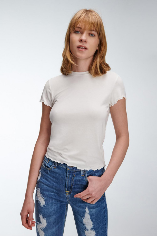 Camiseta, manga  corta, cuello redondo, unicolor.