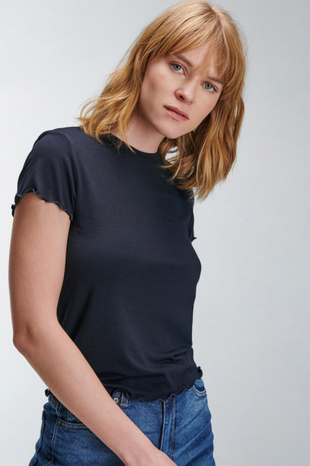 Camiseta, manga  corta, cuello redondo, unicolor.