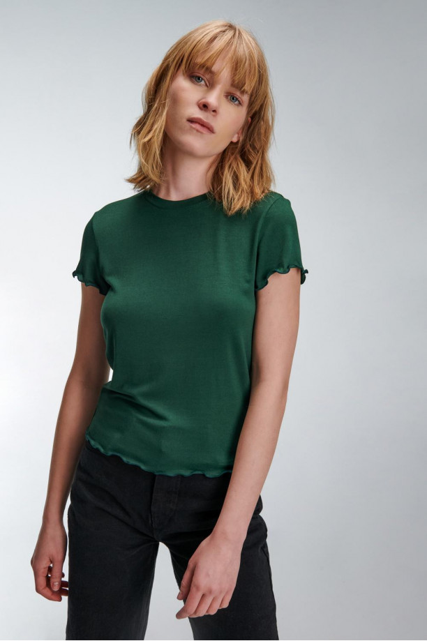 Camiseta, manga  corta, cuello redondo, unicolor.